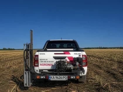 Пікап AGRONIX з обладнанням для відбору зразків ґрунту